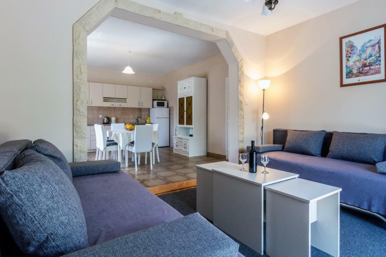 Vacation House Maslina Rupalj Esterno foto