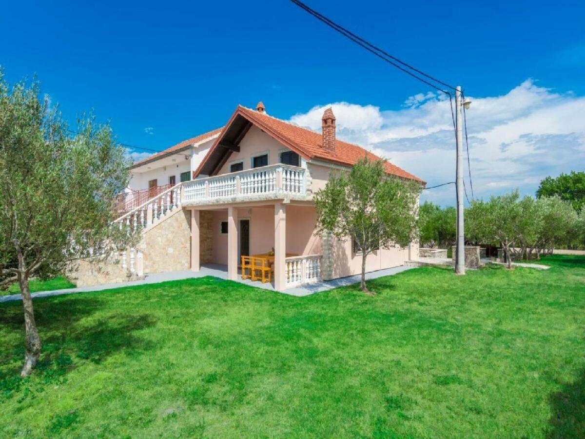 Vacation House Maslina Rupalj Esterno foto