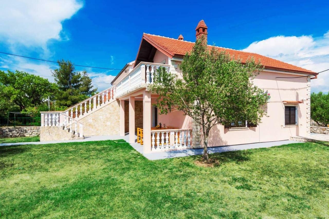Vacation House Maslina Rupalj Esterno foto